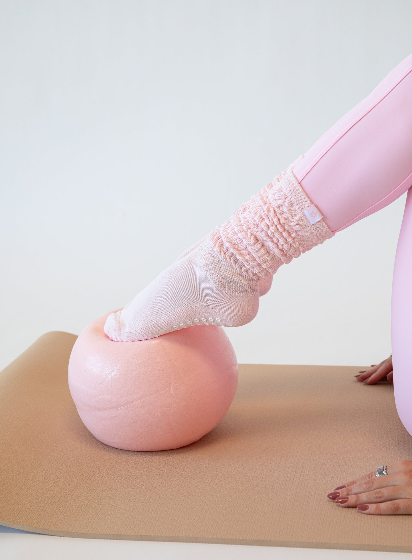 "BLUSH PINK SCRUNCH" GRIPPIES