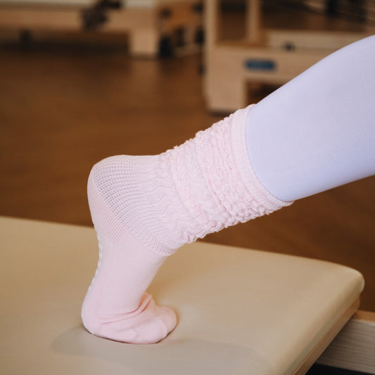 "BLUSH PINK SCRUNCH" GRIPPIES